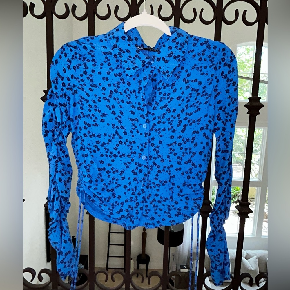 Really beautiful Zara blouse
